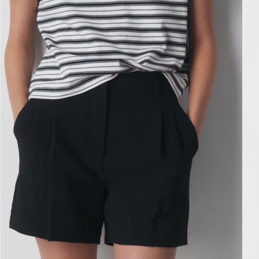 Aritzia Effortless Shorts black, never worn (no tags)